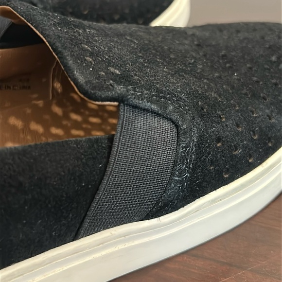 Frye and Co Peggy Perforated Black Suede Slip On Loafers Flats Women’s 8 Shoes - Picture 17 of 17